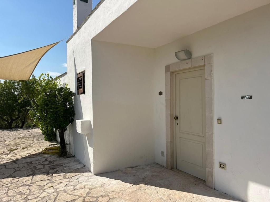 Casa Giuliveto - Charmantes Ferienhaus Mit Privatpool In Olivenhain Ostuni Exterior photo