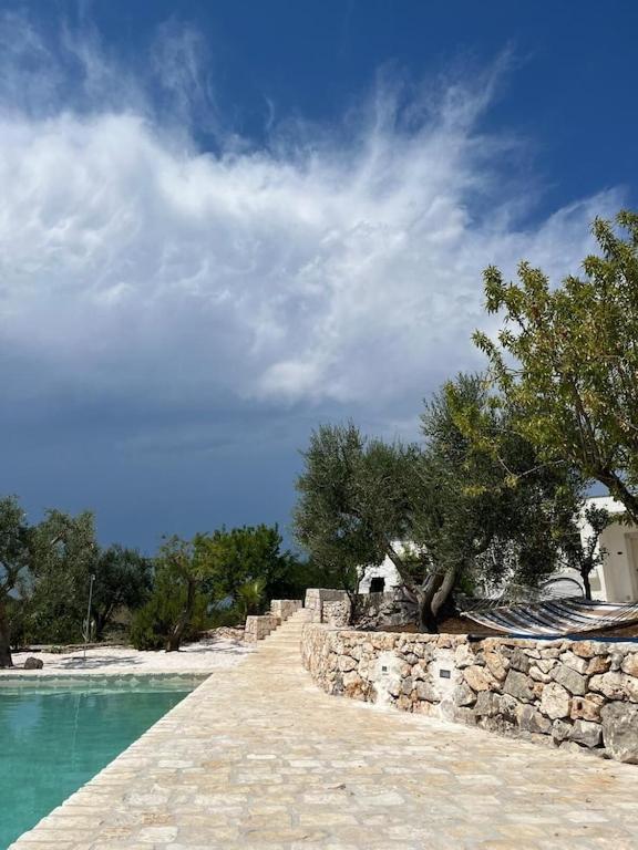 Casa Giuliveto - Charmantes Ferienhaus Mit Privatpool In Olivenhain Ostuni Exterior photo