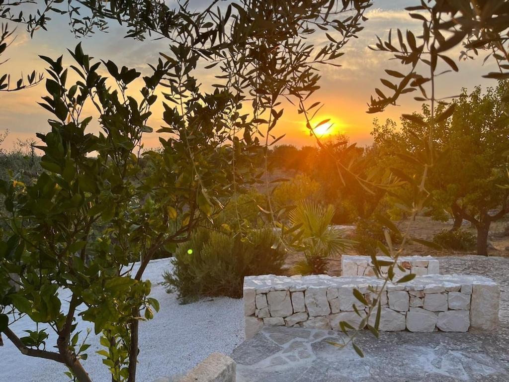 Casa Giuliveto - Charmantes Ferienhaus Mit Privatpool In Olivenhain Ostuni Exterior photo