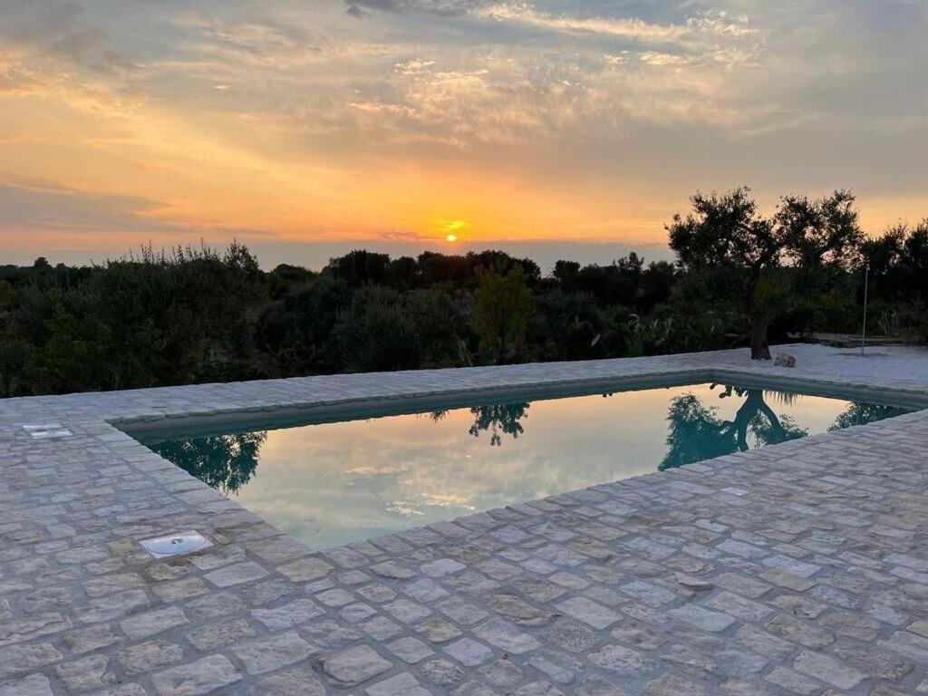 Casa Giuliveto - Charmantes Ferienhaus Mit Privatpool In Olivenhain Ostuni Exterior photo