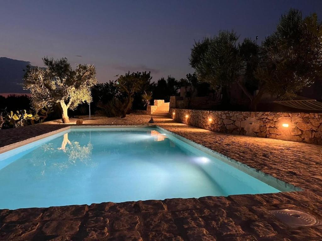 Casa Giuliveto - Charmantes Ferienhaus Mit Privatpool In Olivenhain Ostuni Exterior photo