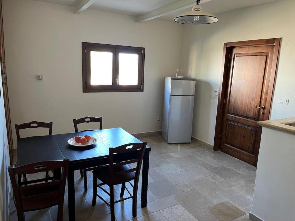 Casa Giuliveto - Charmantes Ferienhaus Mit Privatpool In Olivenhain Ostuni Exterior photo