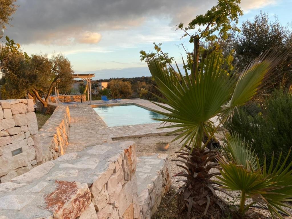 Casa Giuliveto - Charmantes Ferienhaus Mit Privatpool In Olivenhain Ostuni Exterior photo